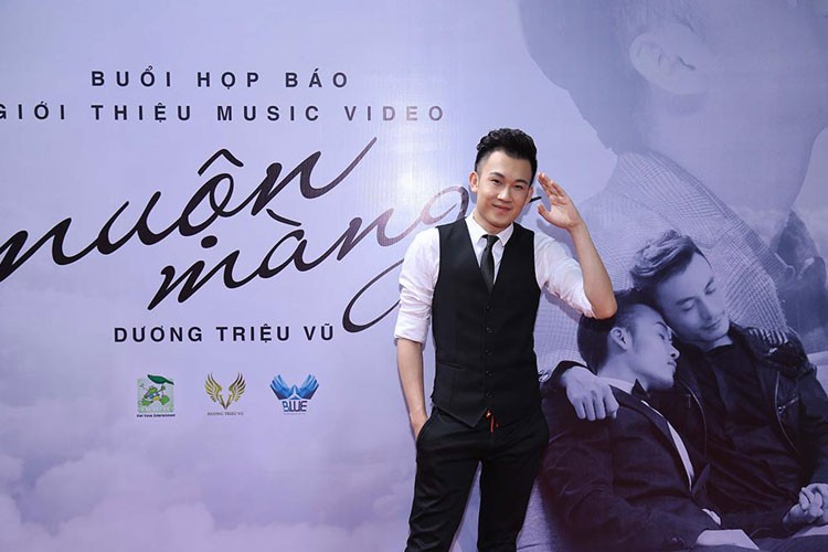 Mr Dam mung Duong Trieu Vu ra mat MV ve dong tinh-Hinh-12